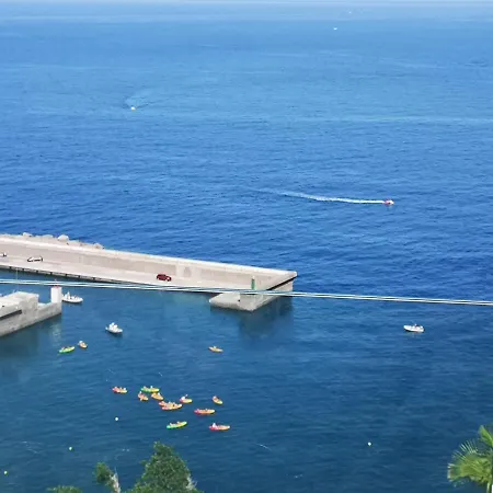 Luxury Apt. With Stunning Sea View Appartamento *