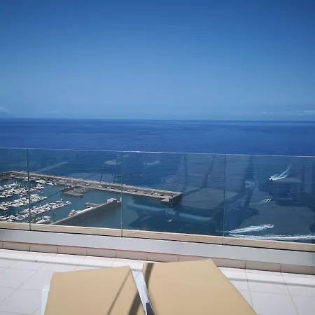 Luxury Apt. With Stunning Sea View Appartamento *